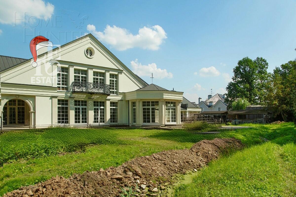 2-этажный коттедж 1 569 м² без отделки