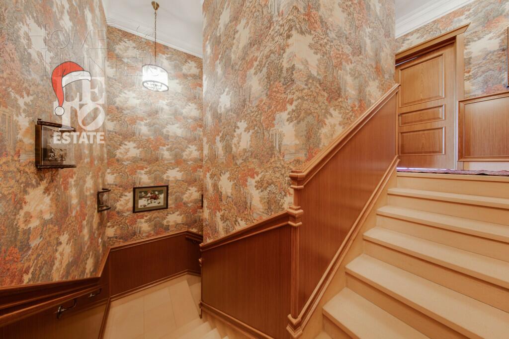 3-этажный коттедж 553.6 м² с отделкой