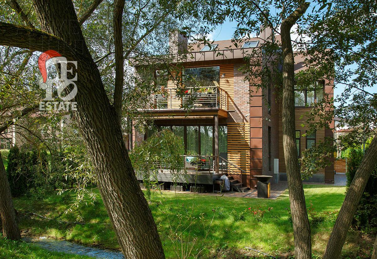 2-этажный таунхаус 270 м² без отделки