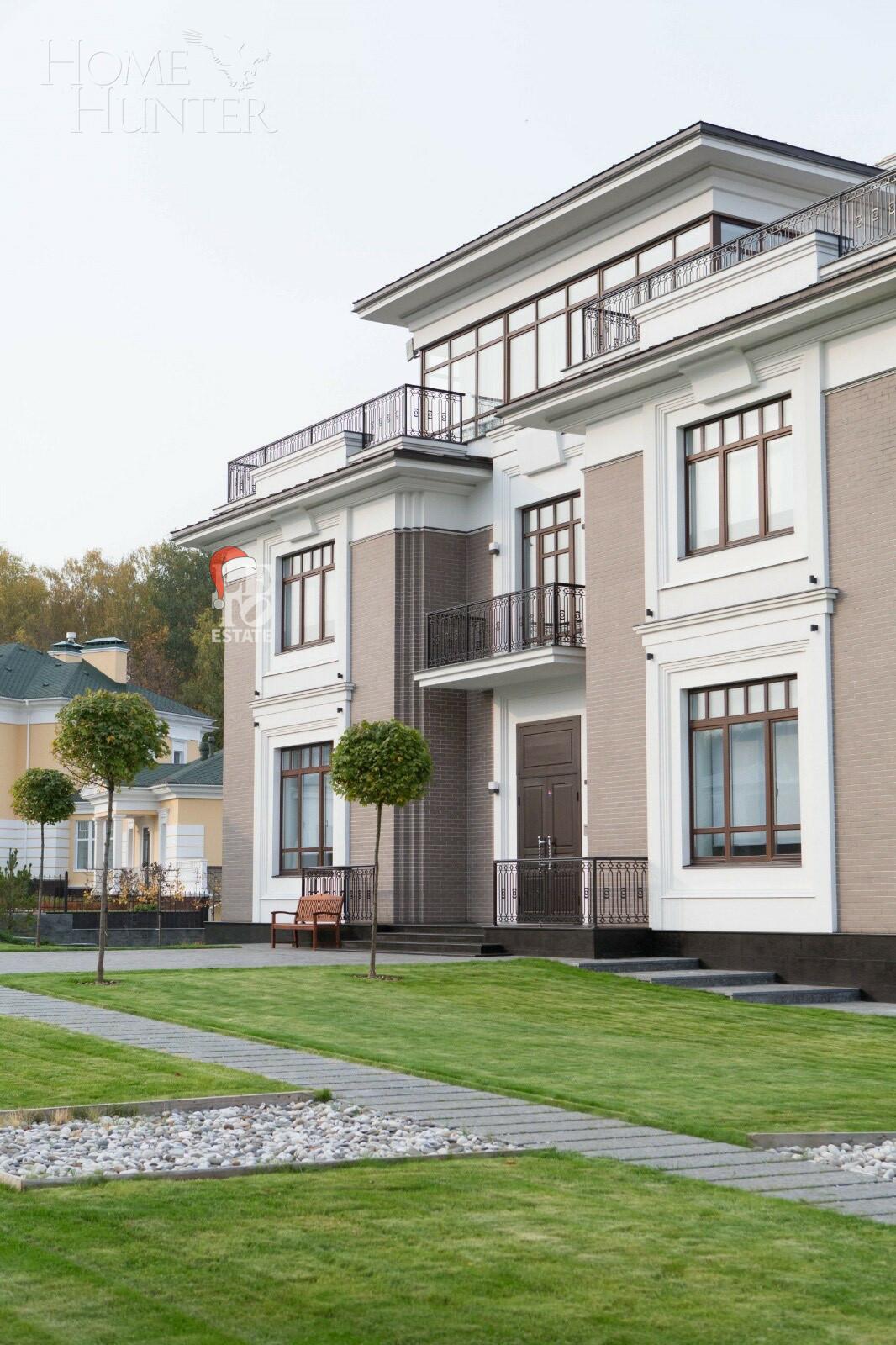 3-этажный коттедж 1 185 м² с отделкой