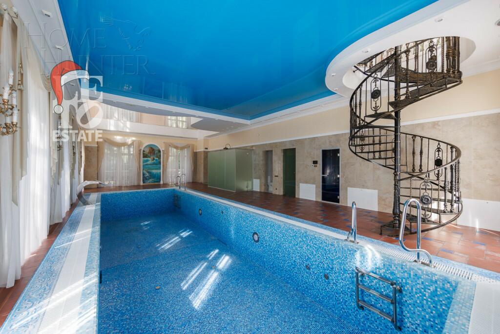 2-этажный коттедж 1 556 м² с отделкой