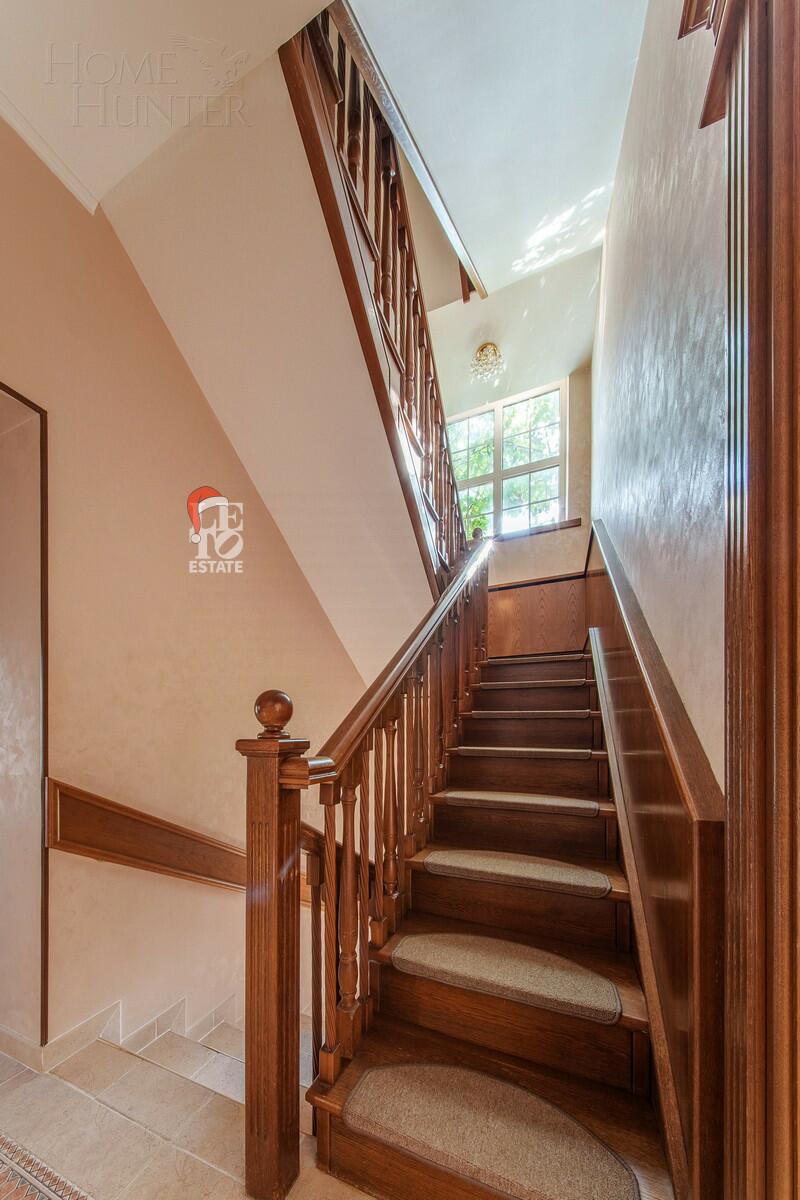 3-этажный коттедж 475 м² с отделкой