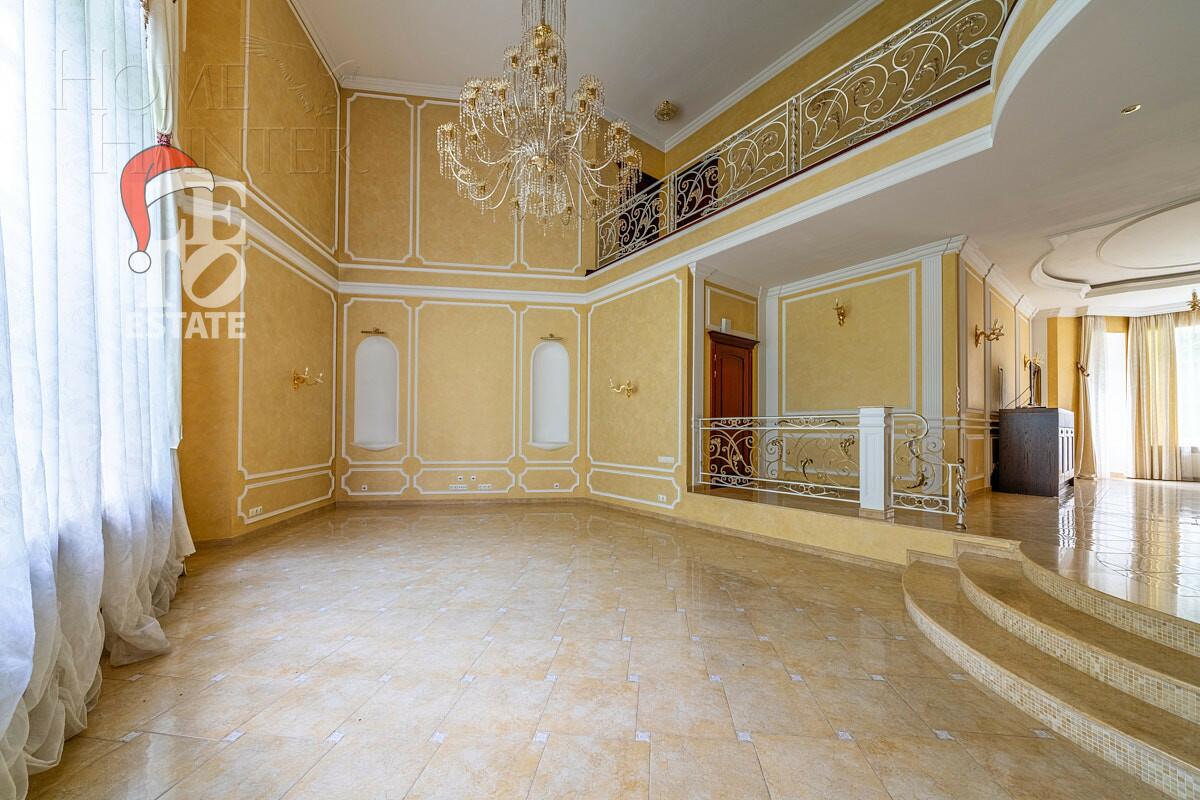 2-этажный коттедж 700 м² с отделкой