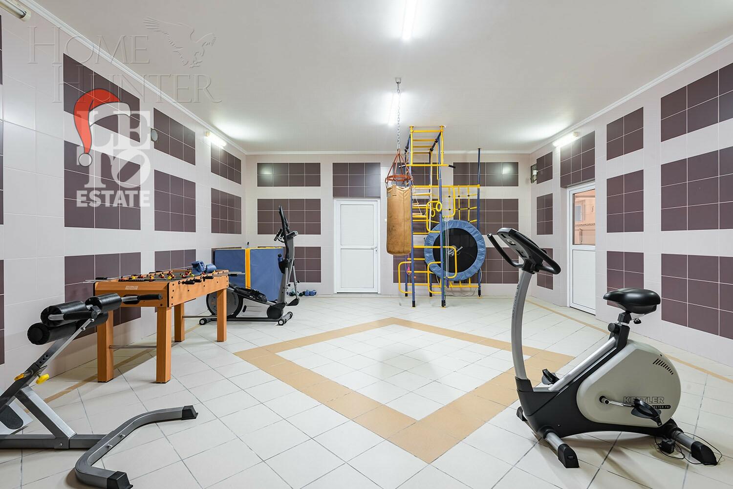 3-этажный коттедж 1 319 м² с отделкой