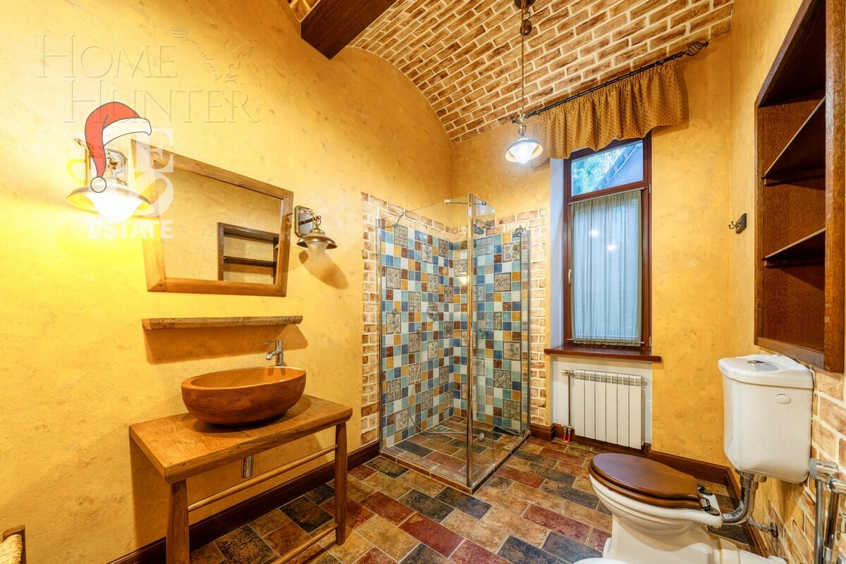 3-этажный коттедж 980 м² с отделкой