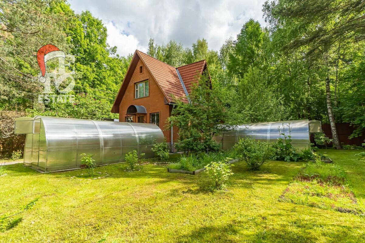 3-этажный коттедж 1 319 м² с отделкой