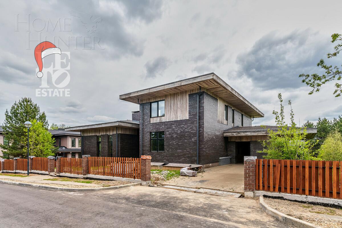 2-этажный коттедж 691.4 м² без отделки