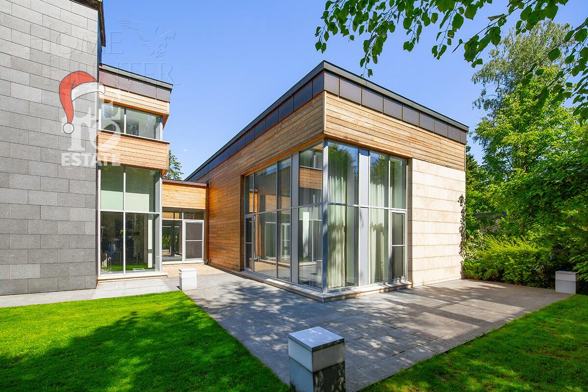 1-этажный коттедж 650 м² с отделкой