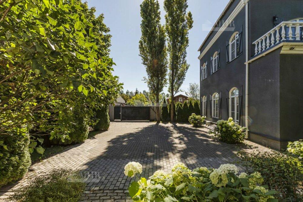 КОТТЕДЖ 1 000 м² с отделкой