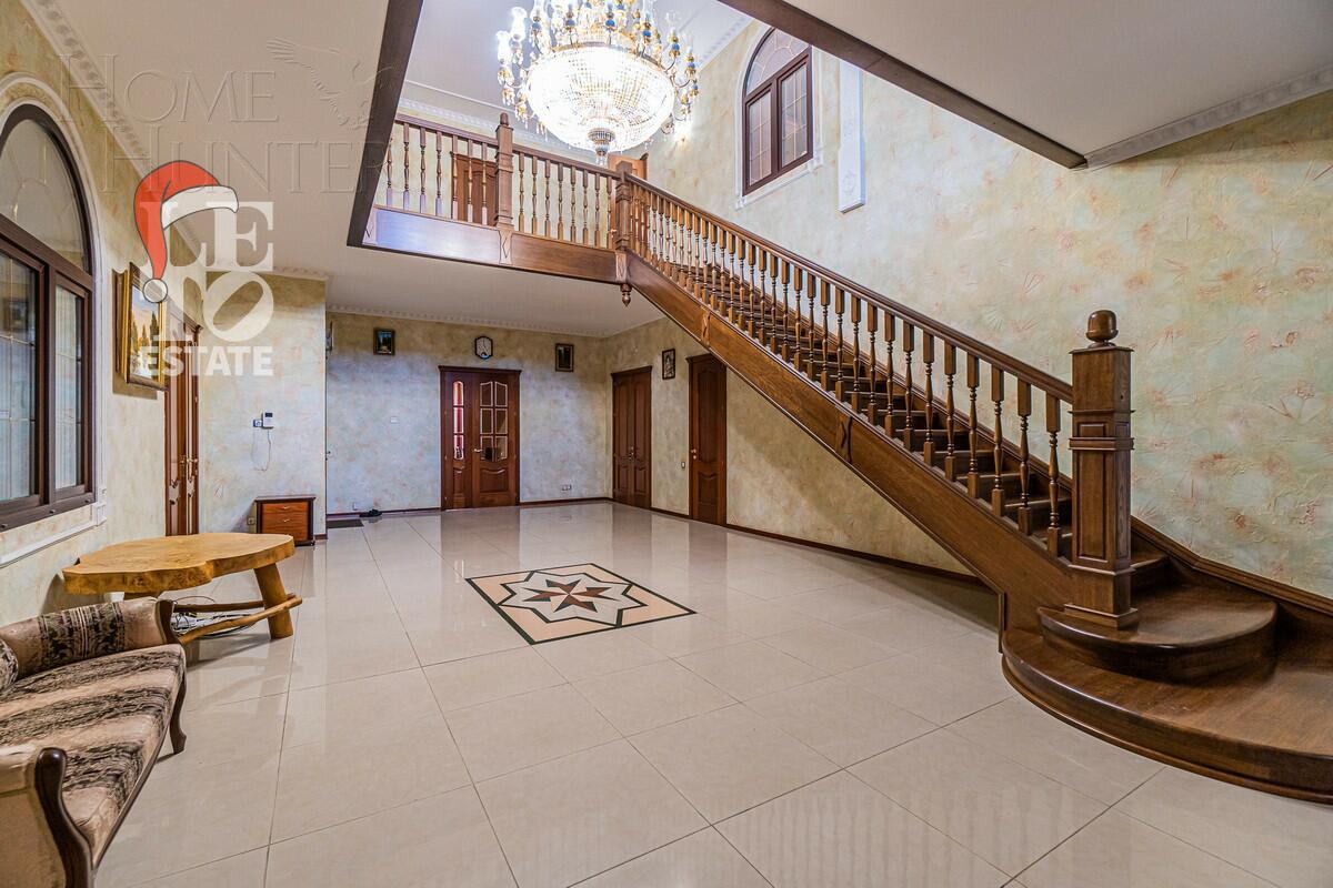 2-этажный коттедж 699.6 м² с отделкой