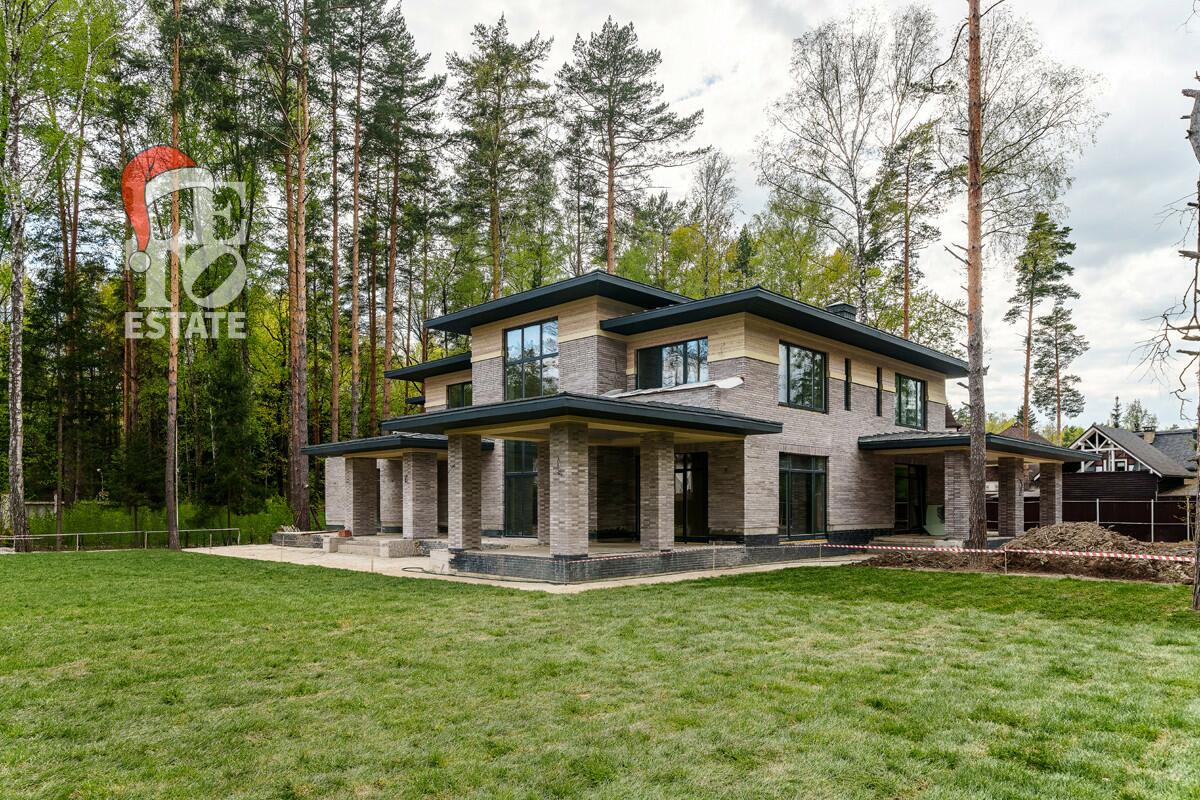 2-этажный коттедж 460 м² без отделки