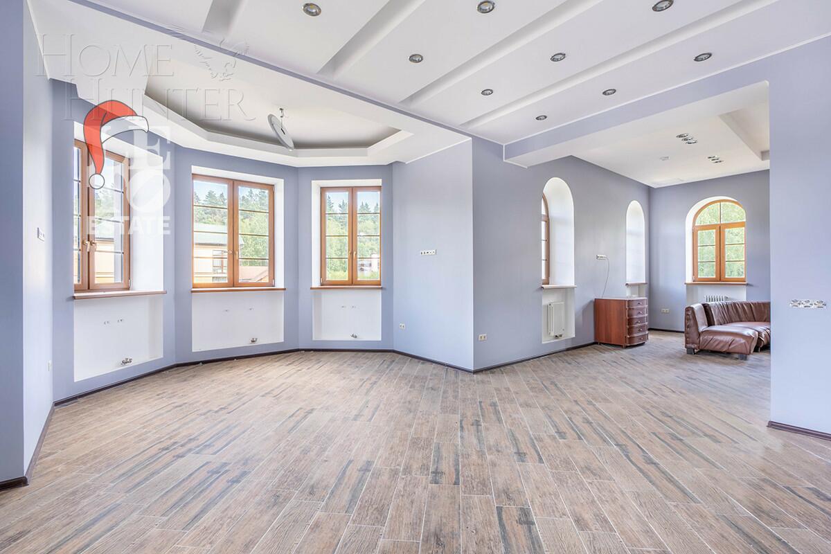 2-этажный коттедж 1 028 м² с отделкой