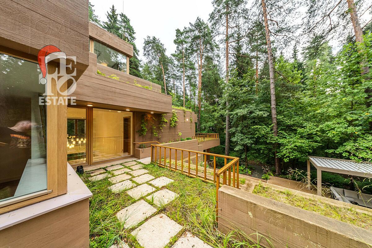 2-этажный коттедж 1 330 м² с отделкой