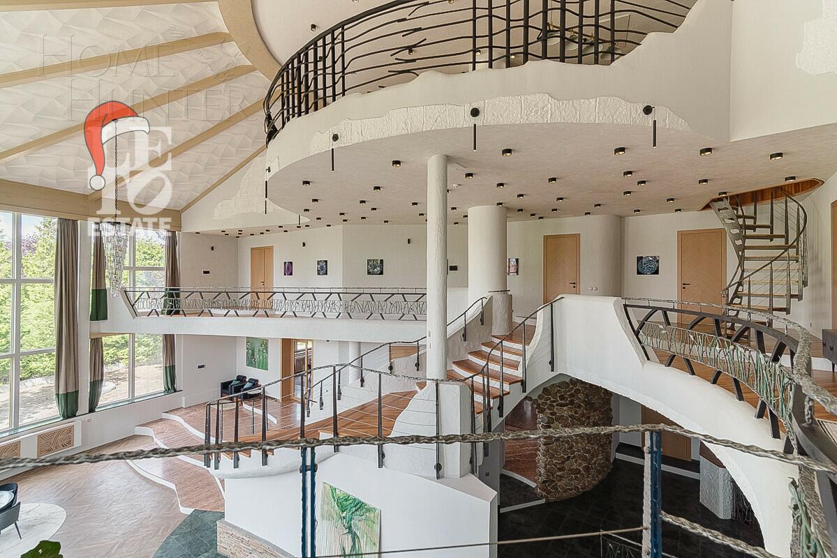 3-этажный коттедж 1 241 м² с отделкой