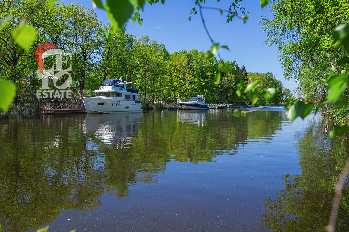 2-этажный коттедж 650 м² без отделки