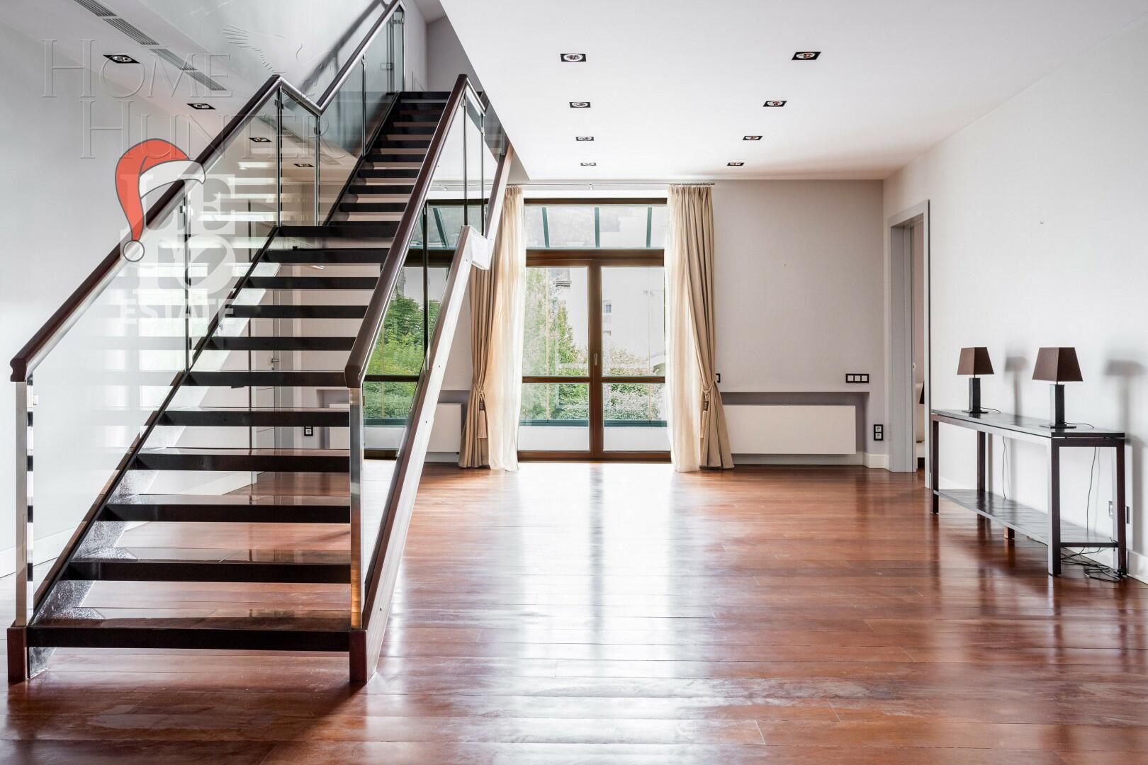 2-этажный коттедж 1 438 м² с отделкой