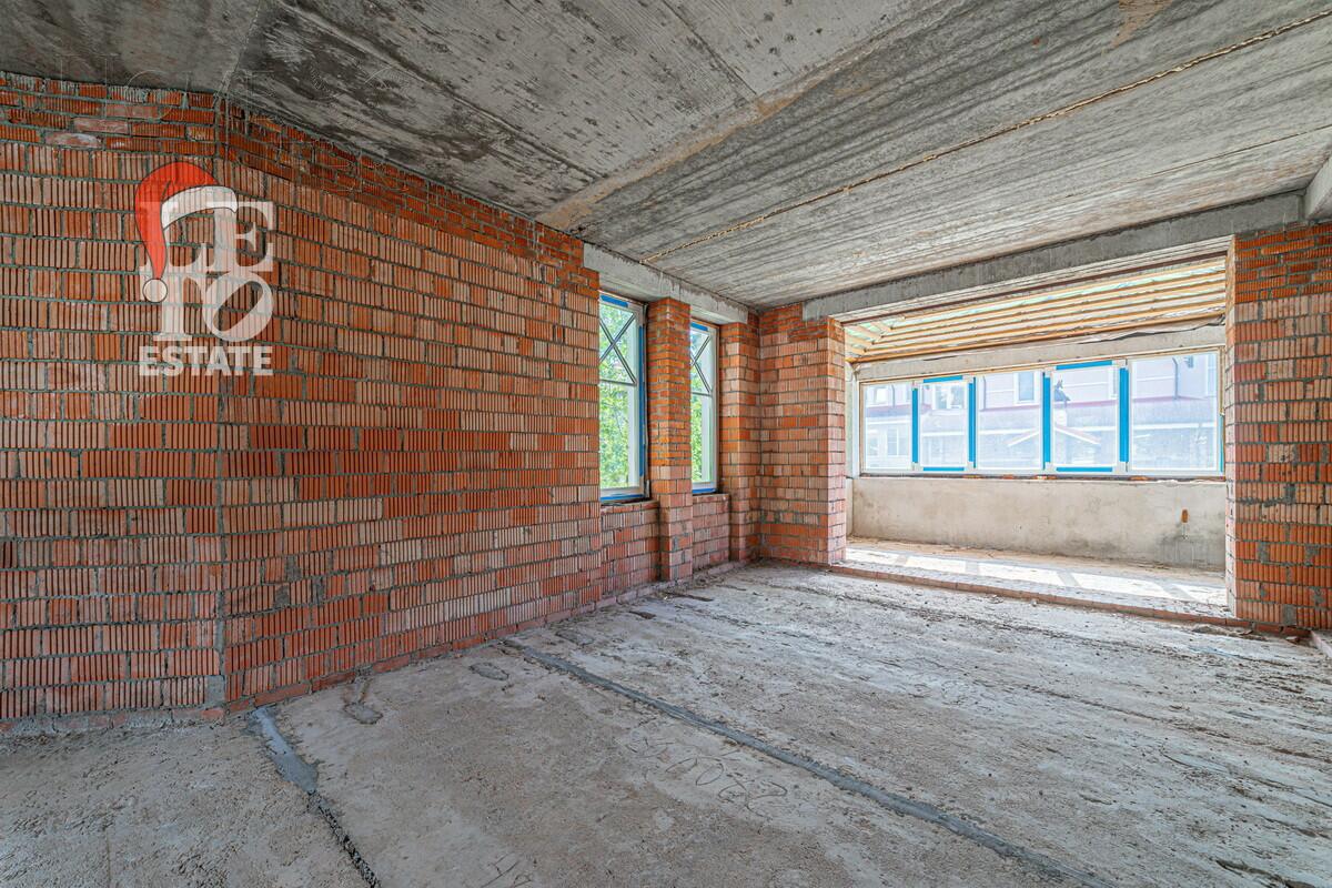 2-этажный таунхаус 330 м² без отделки