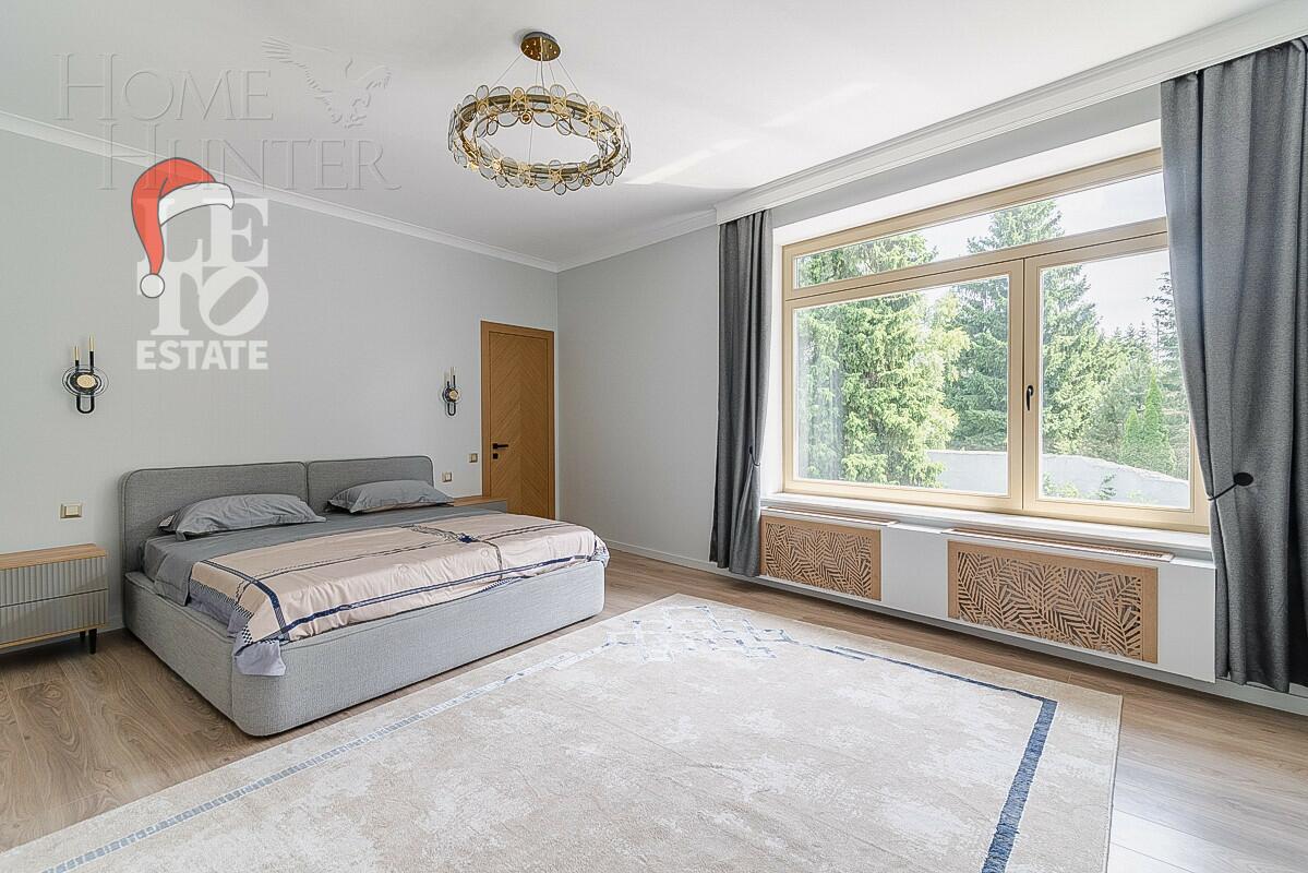 3-этажный коттедж 1 241 м² с отделкой