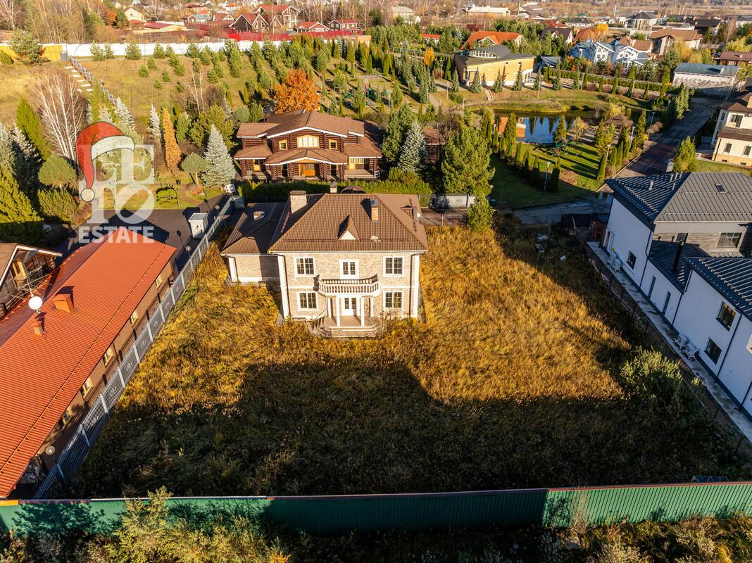 2-этажный коттедж 460 м² без отделки