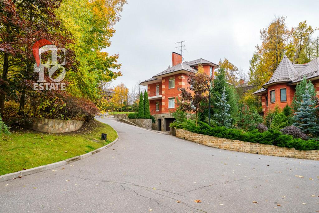 2-этажный коттедж 440.2 м² с отделкой