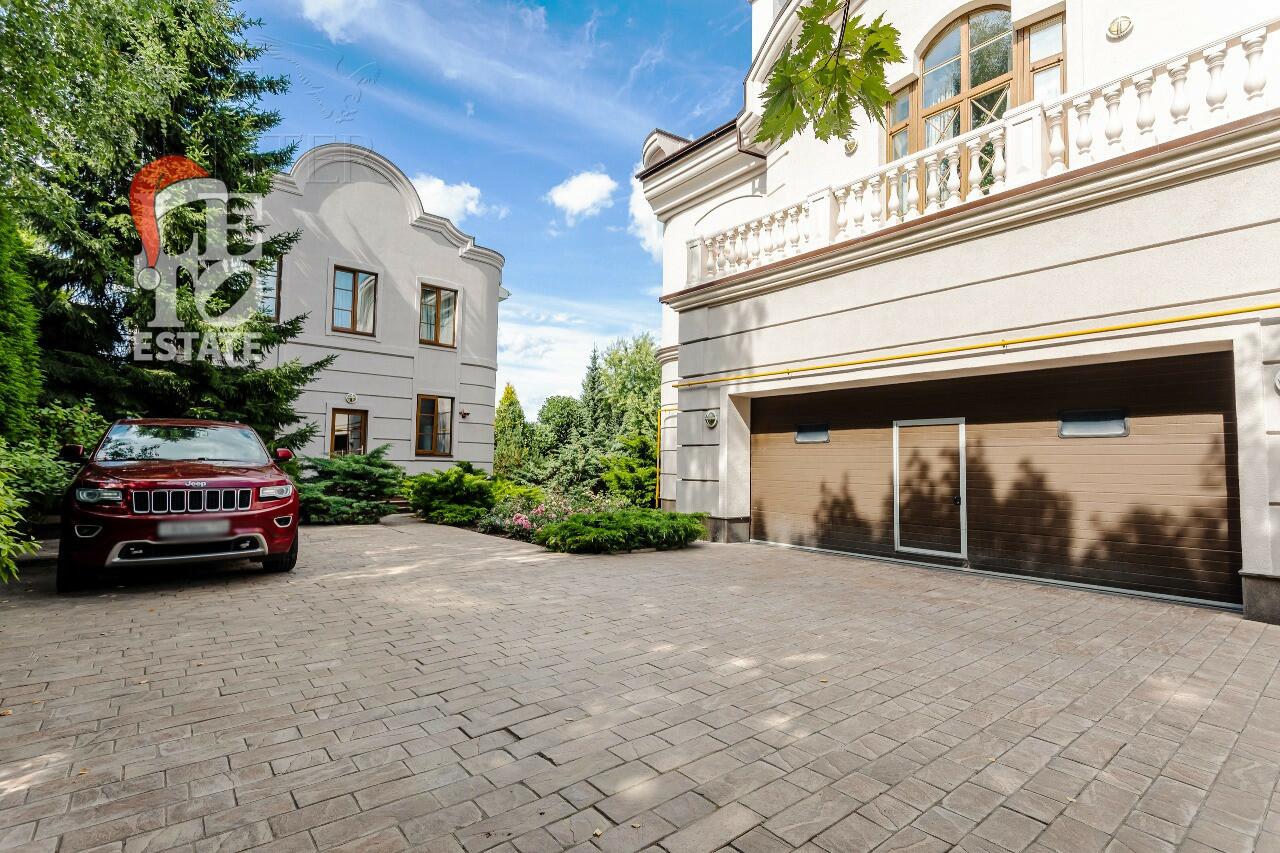 3-этажный коттедж 750 м² с отделкой