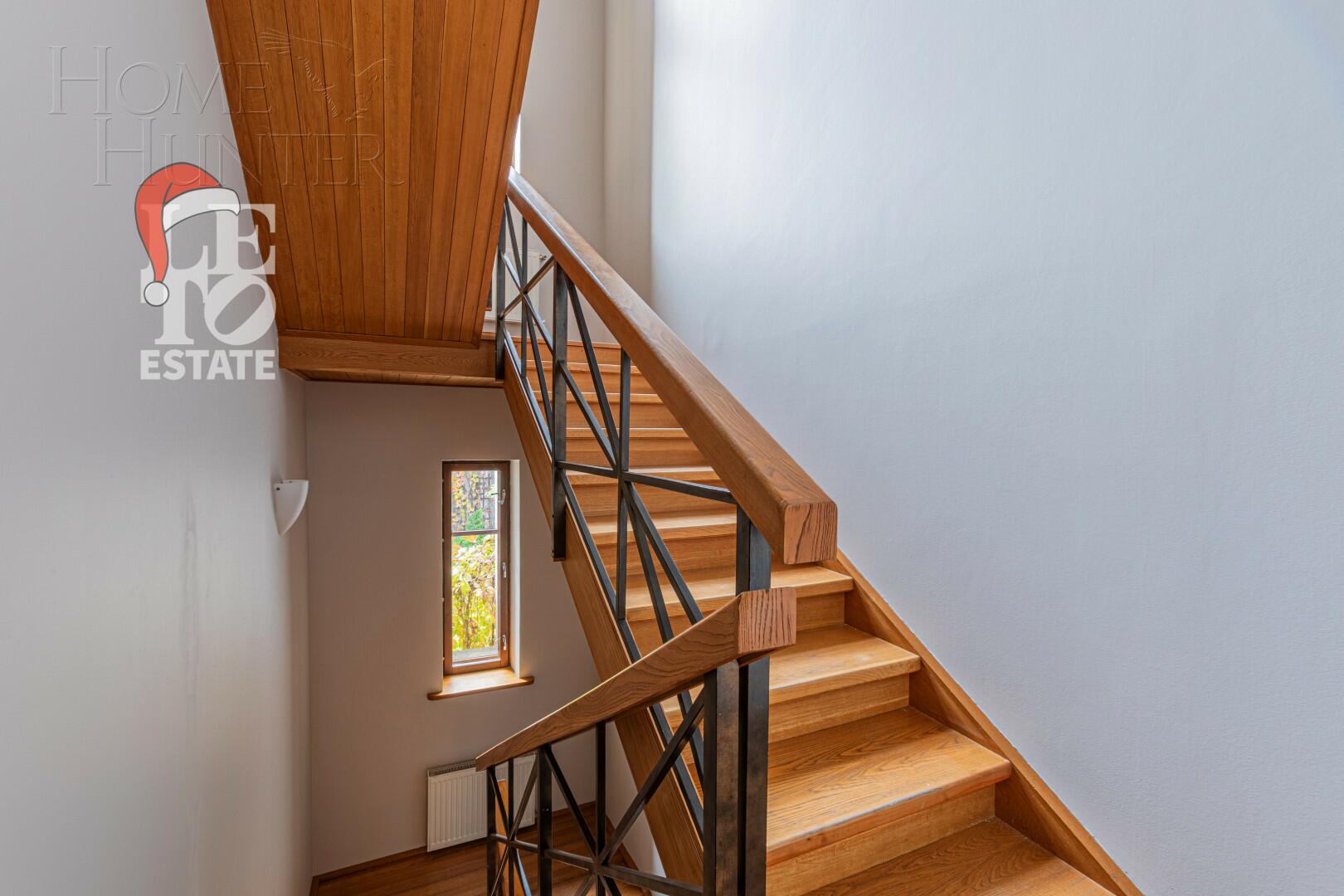 2-этажный коттедж 720 м² с отделкой