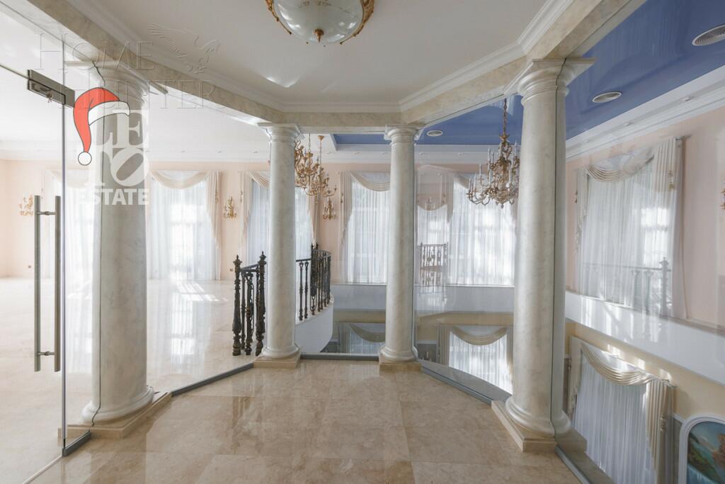 2-этажный коттедж 1 556 м² с отделкой