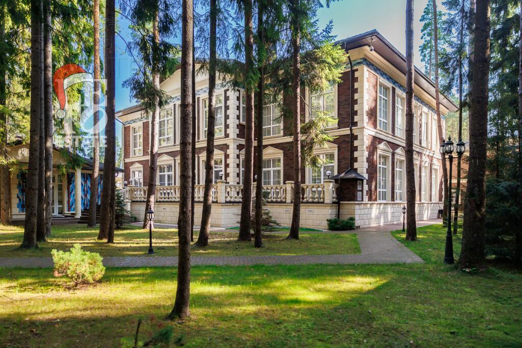 2-этажный коттедж 1 556 м² с отделкой