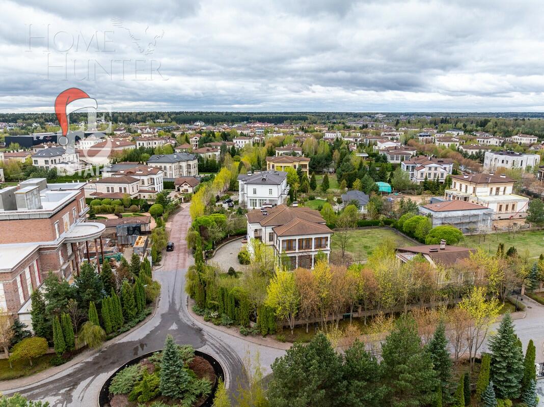 2-этажный коттедж 1 320 м² без отделки