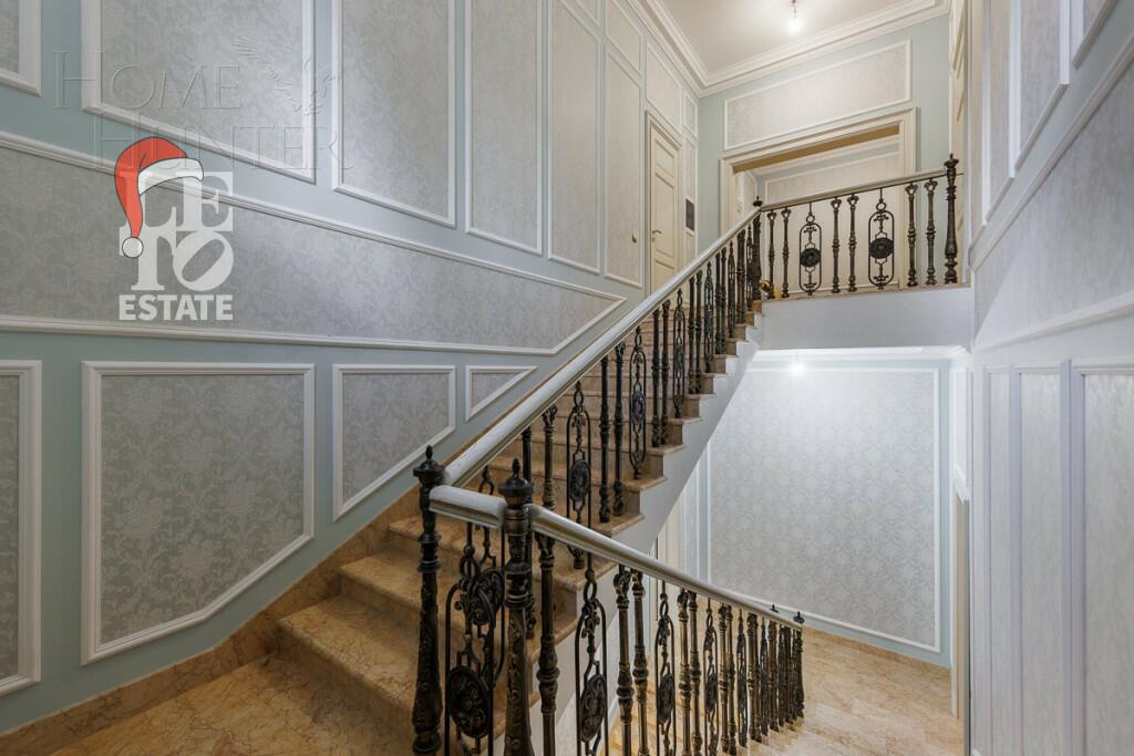 2-этажный коттедж 1 556 м² с отделкой