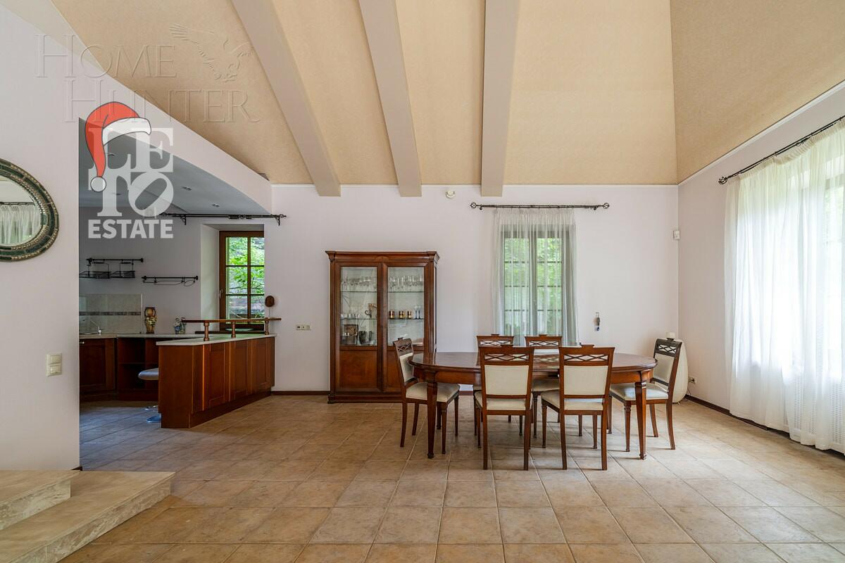 2-этажный коттедж 650 м² с отделкой