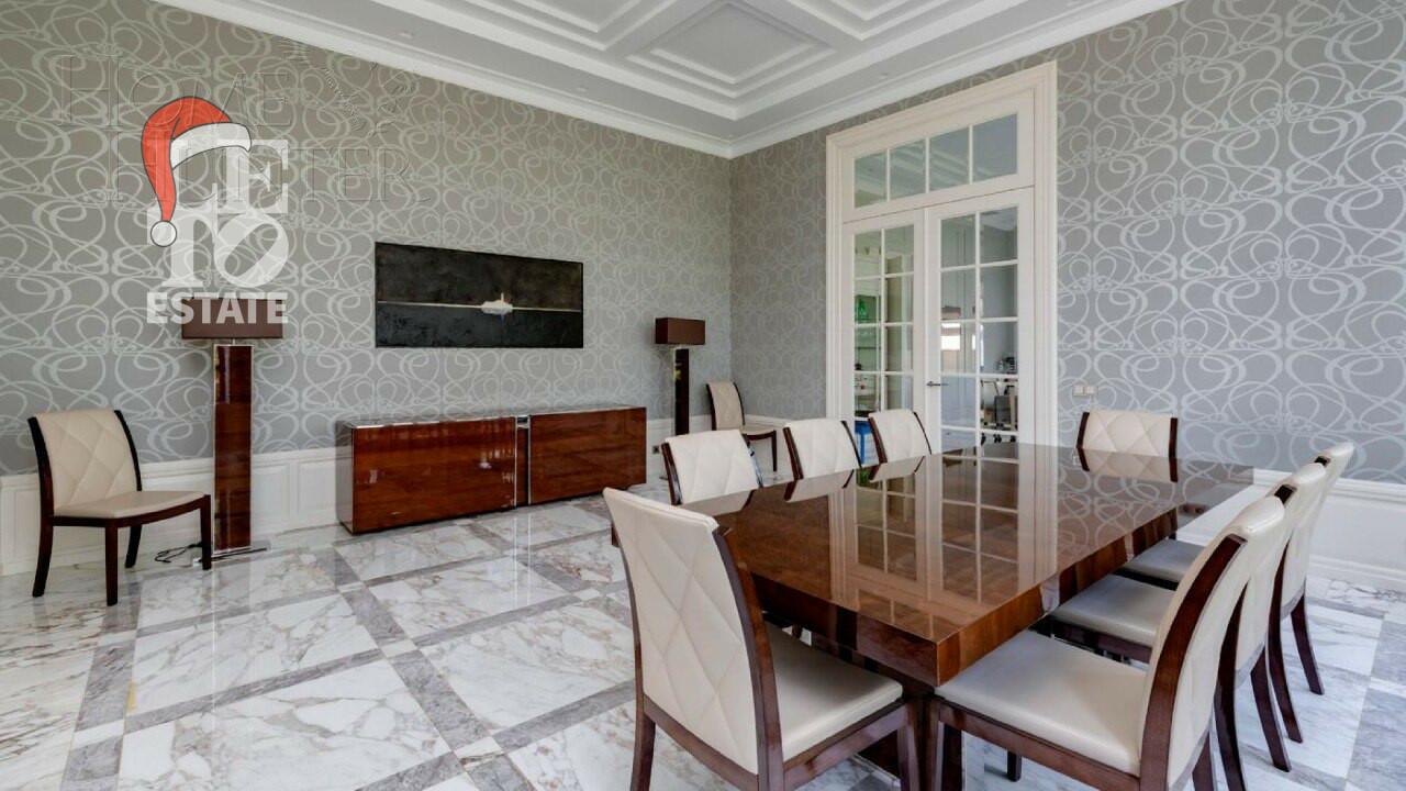 3-этажный коттедж 1 185 м² с отделкой