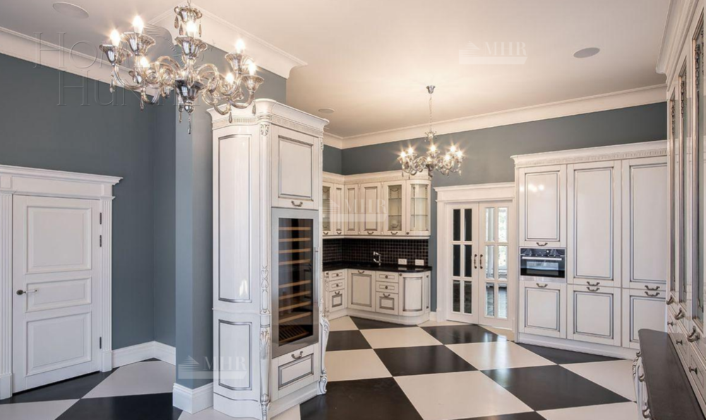 КОТТЕДЖ 1 000 м² с отделкой