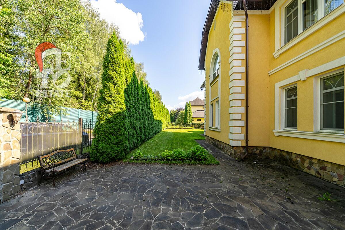 2-этажный коттедж 700 м² с отделкой