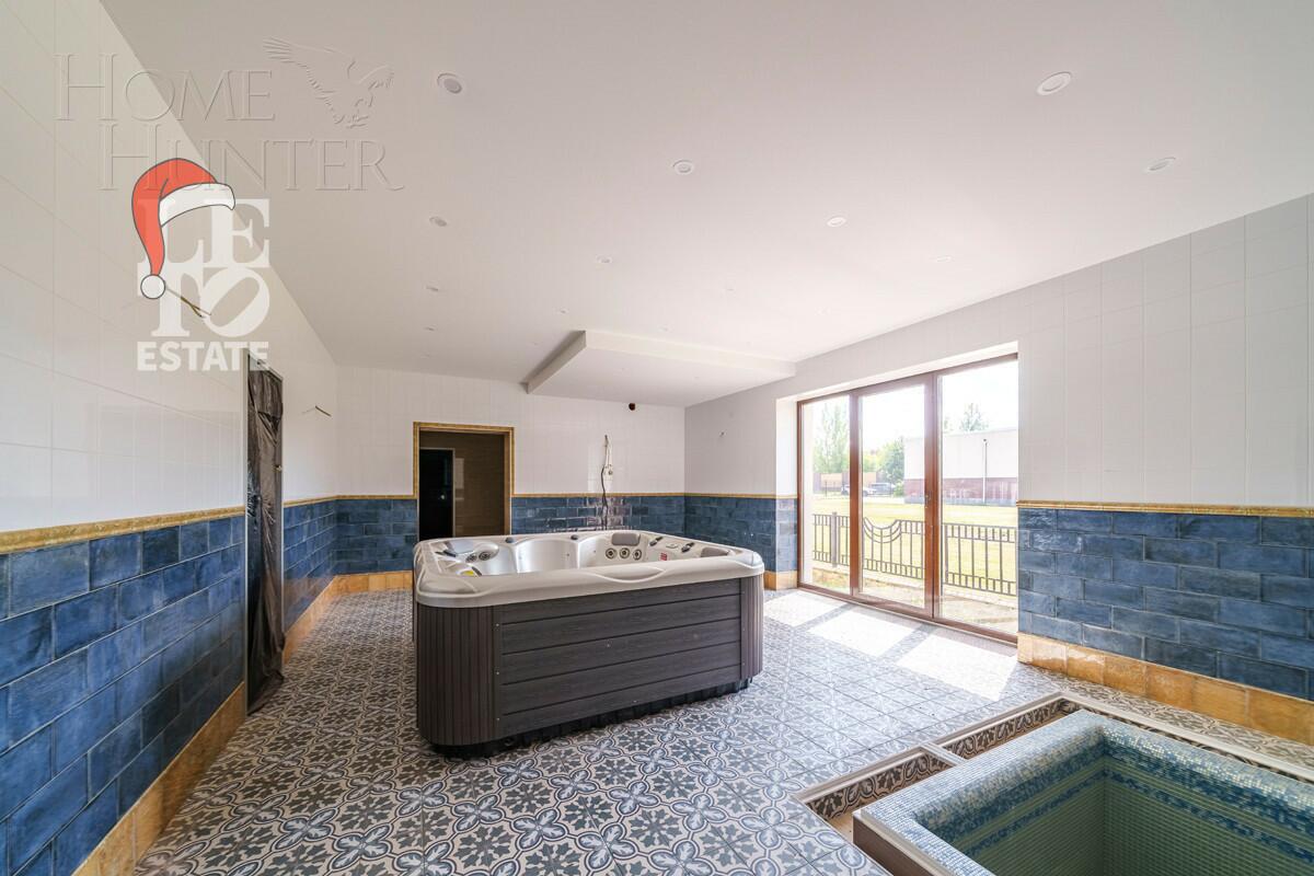 2-этажный коттедж 1 000 м² с отделкой