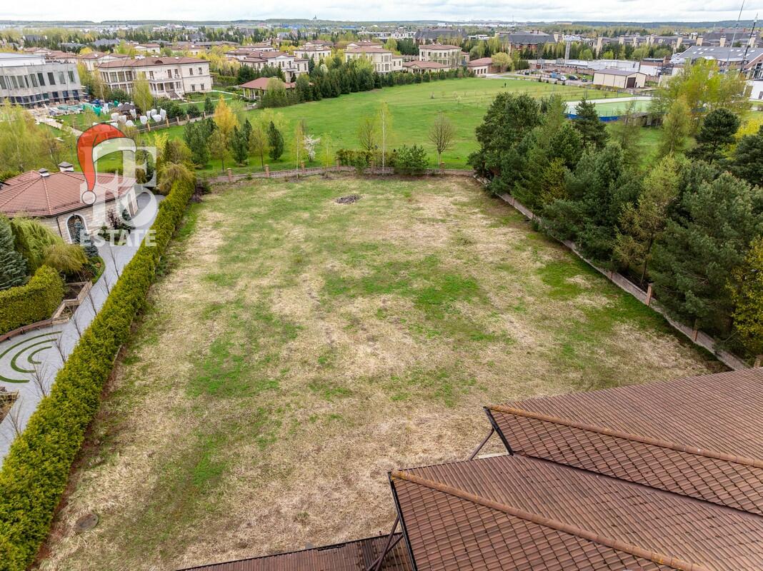 2-этажный коттедж 1 320 м² без отделки