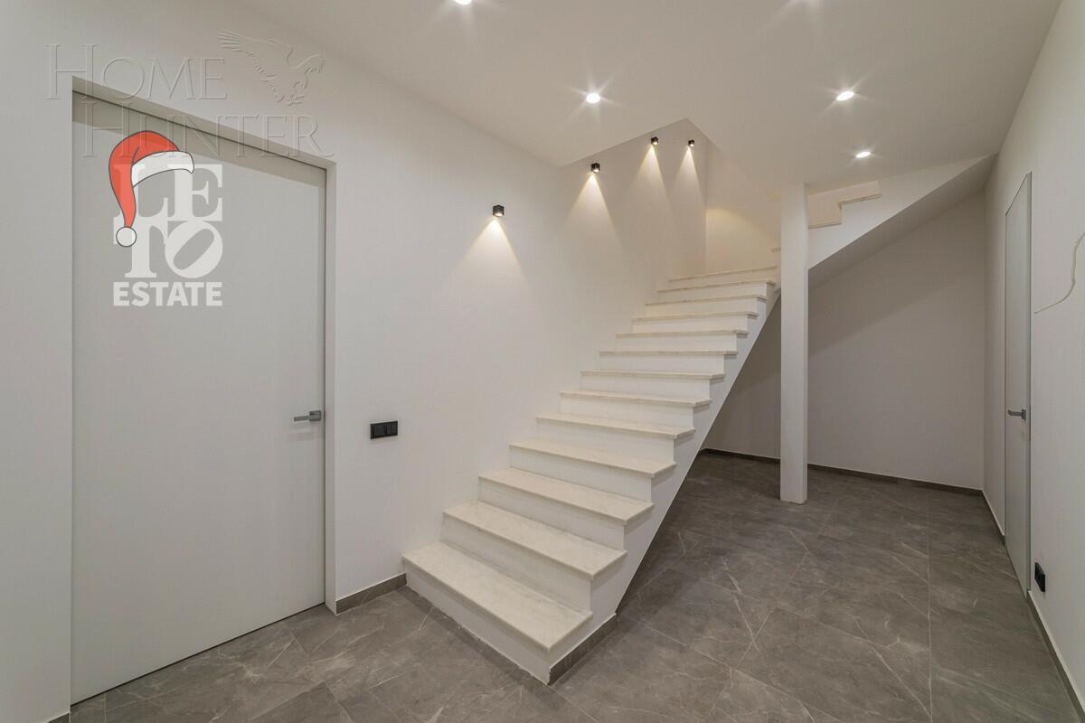 2-этажный коттедж 693 м² с отделкой