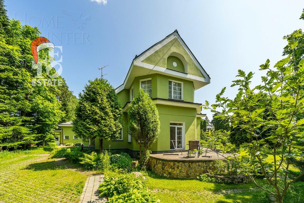 2-этажный коттедж 675.8 м² с отделкой