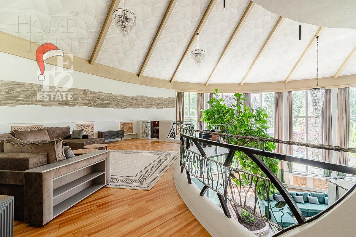 3-этажный коттедж 1 241 м² с отделкой