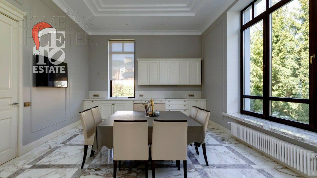 3-этажный коттедж 1 185 м² с отделкой