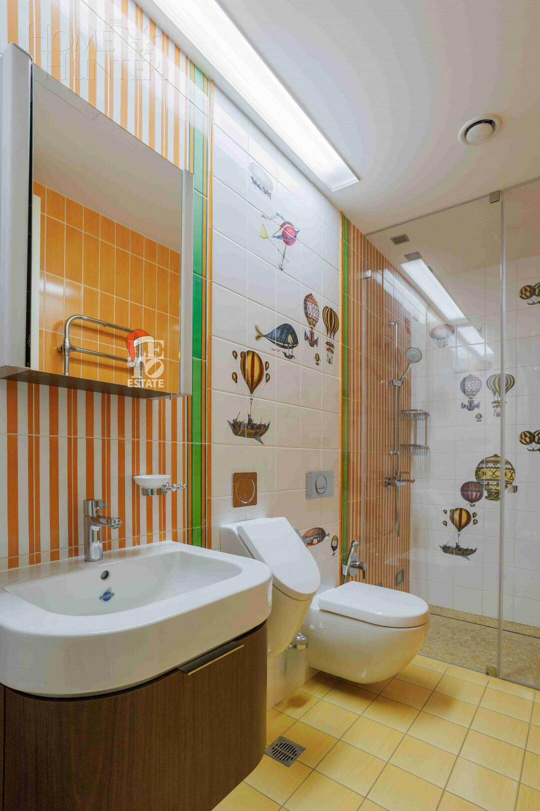 3-этажный таунхаус 340 м² с отделкой