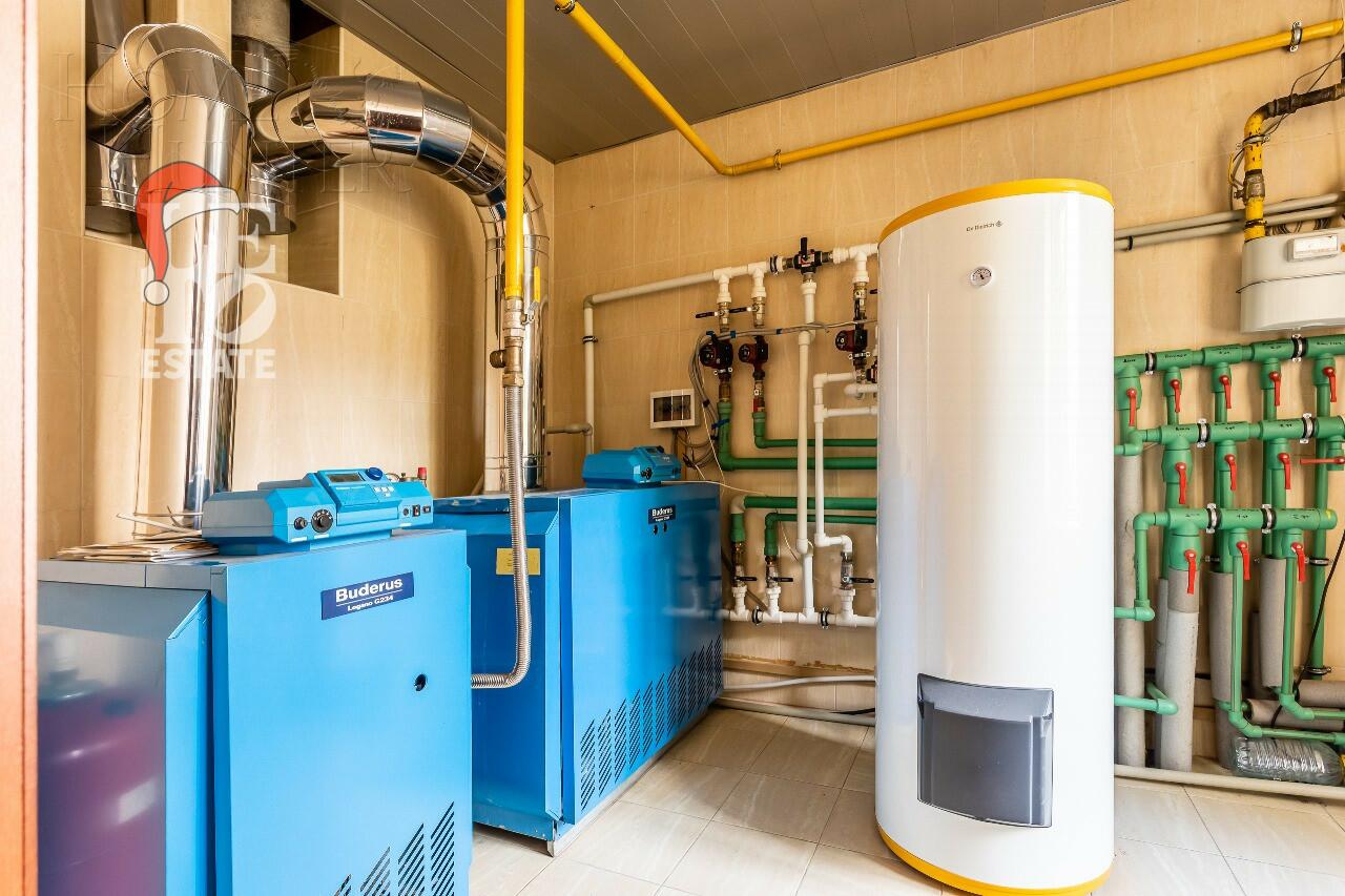 3-этажный коттедж 750 м² с отделкой