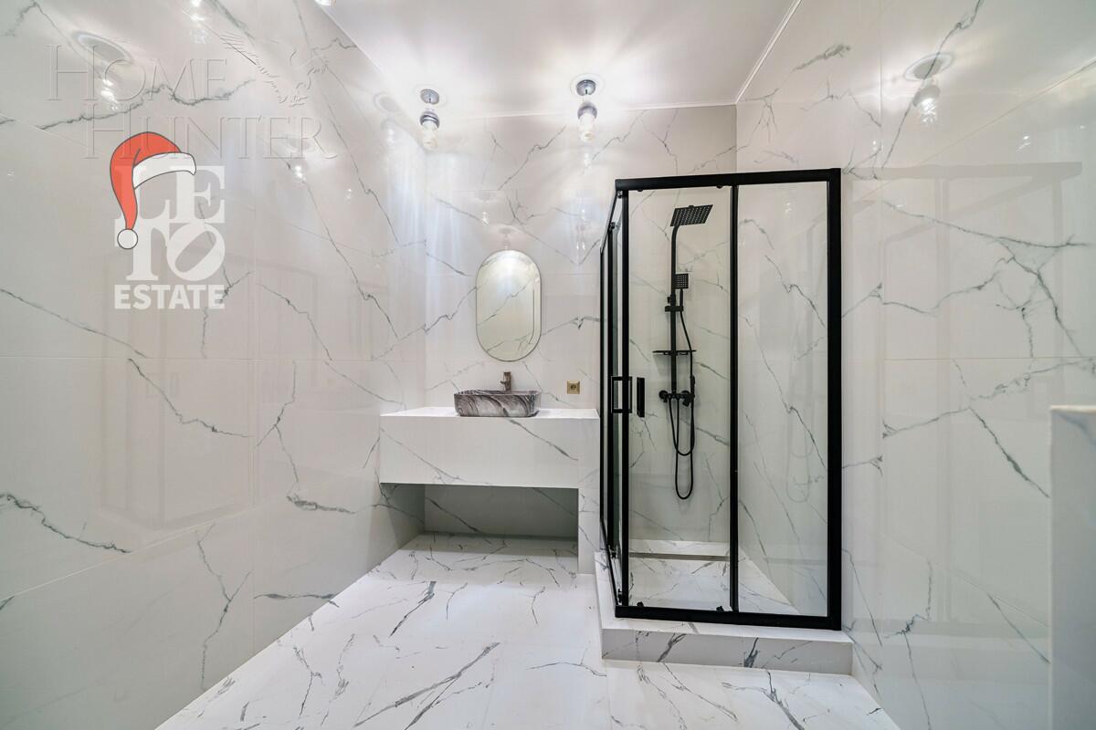 3-этажный коттедж 1 241 м² с отделкой