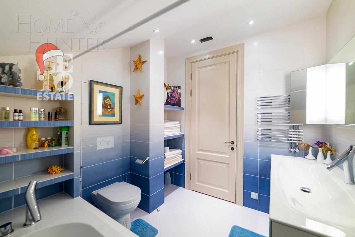 2-этажный коттедж 284.9 м² с отделкой