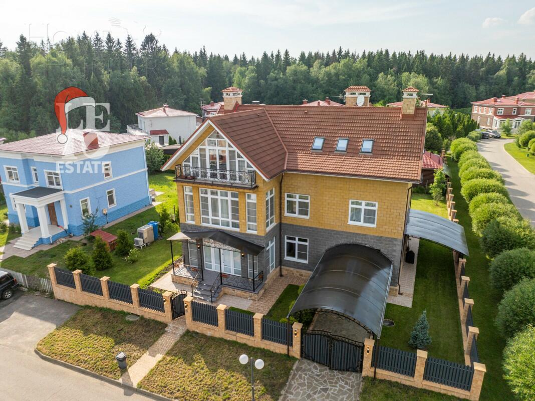 3-этажный коттедж 500 м² с отделкой