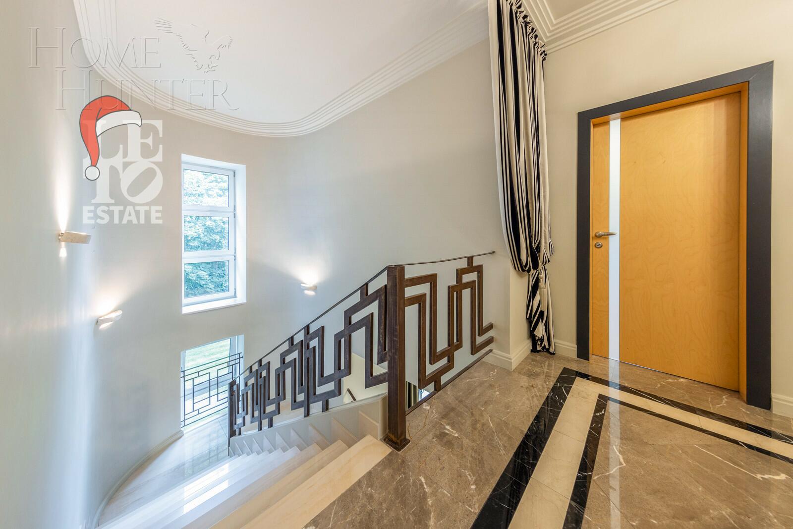 2-этажный коттедж 600 м² с отделкой