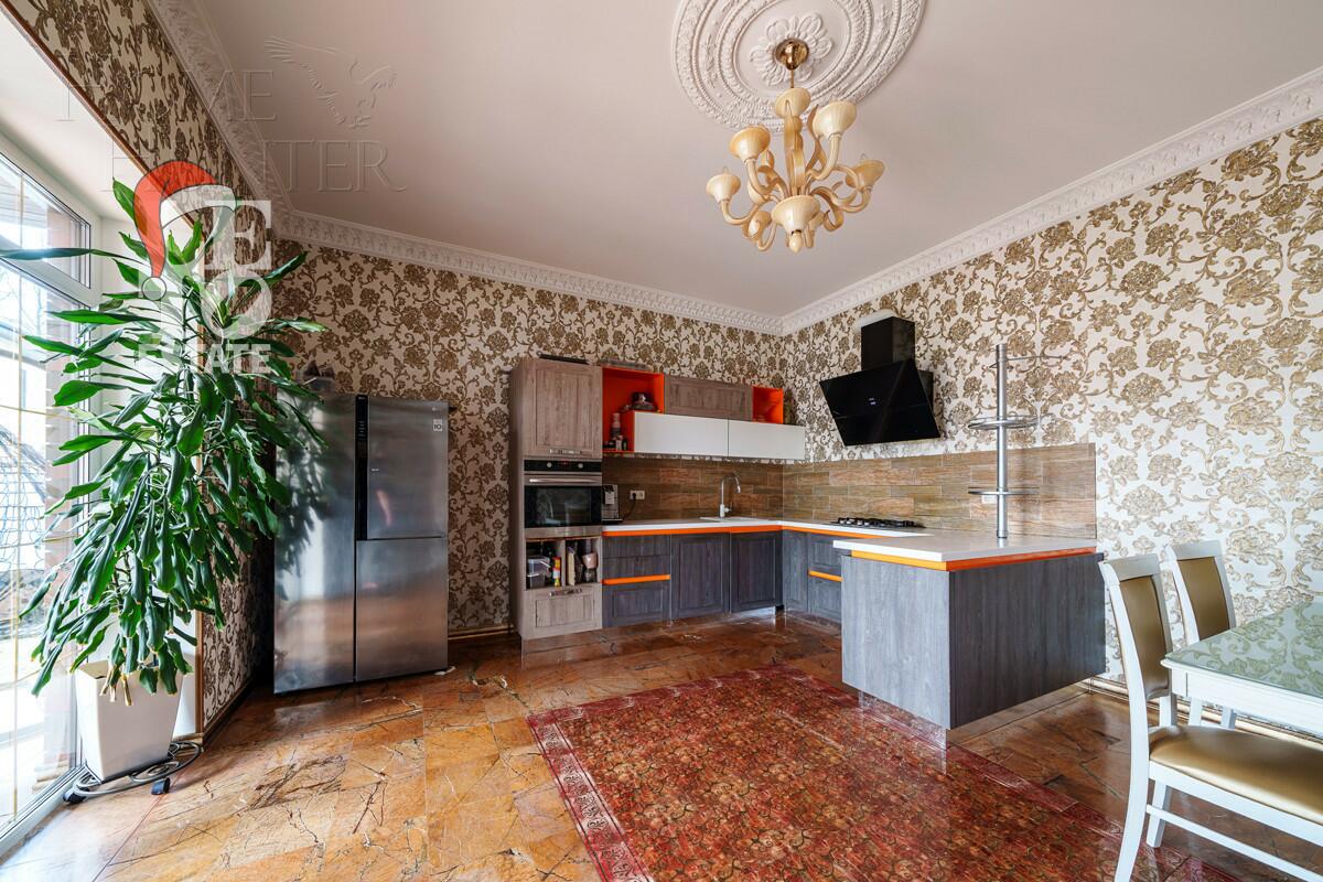 2-этажный коттедж 290 м² с отделкой