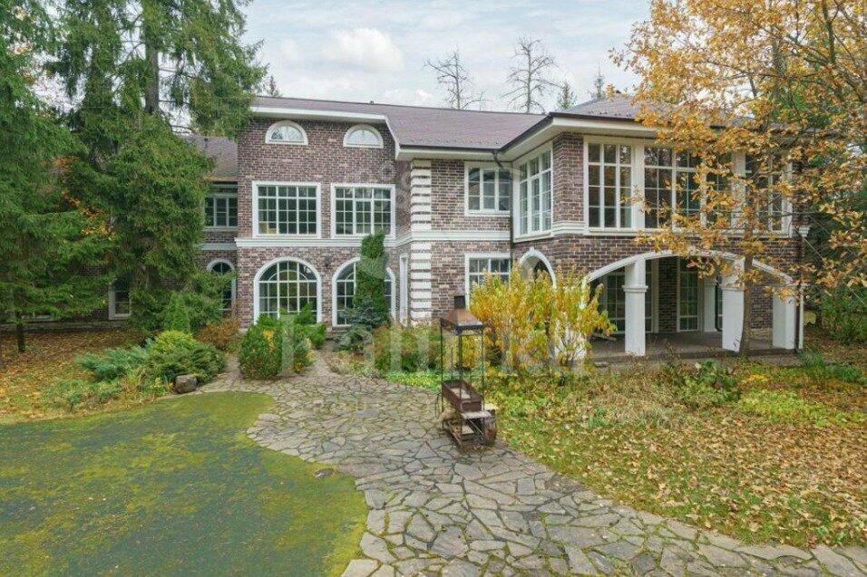 2-этажный коттедж 688 м² с отделкой