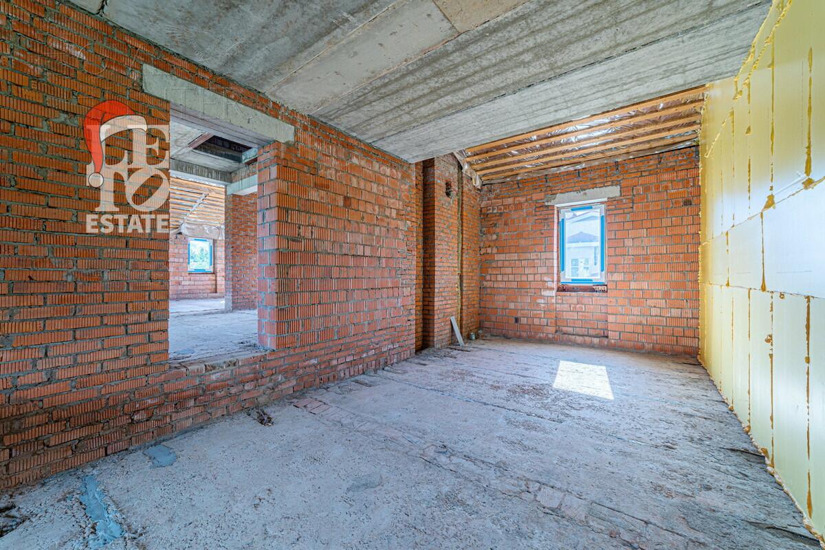 2-этажный таунхаус 330 м² без отделки