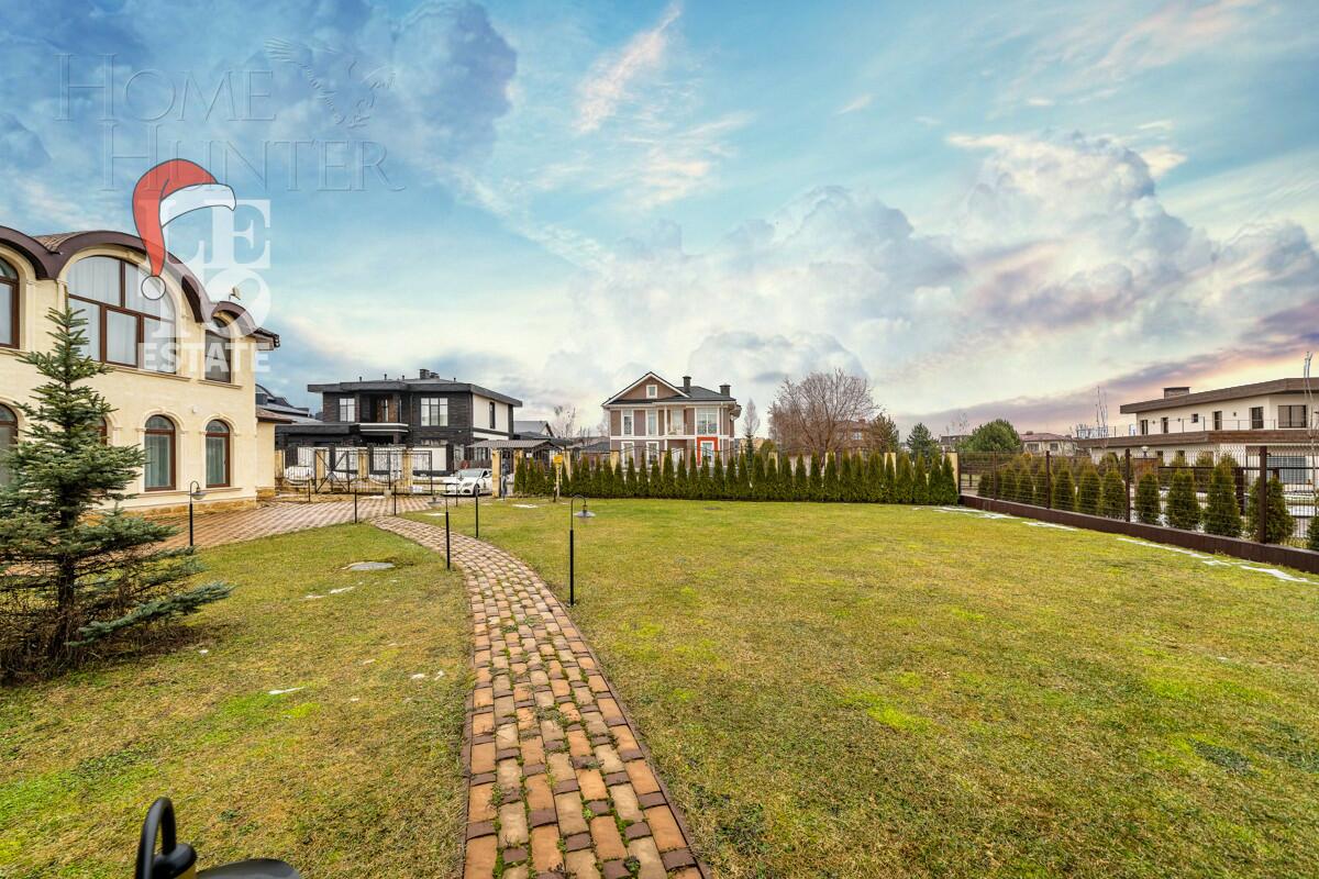 2-этажный коттедж 400 м² с отделкой